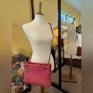 CHANEL Calfskin Small New Bubble Tote in Pink